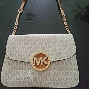Brand new without tag Michael Kors crossbody bag